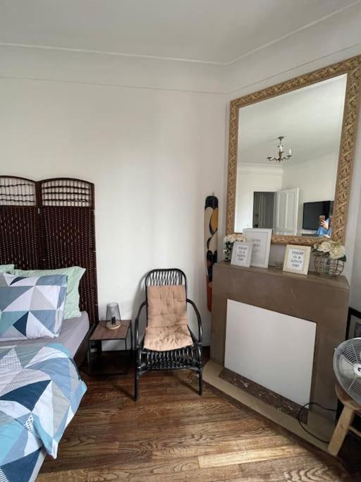 Paris Champs Elysees Direct!metro 13/asnieres/seine Apartment