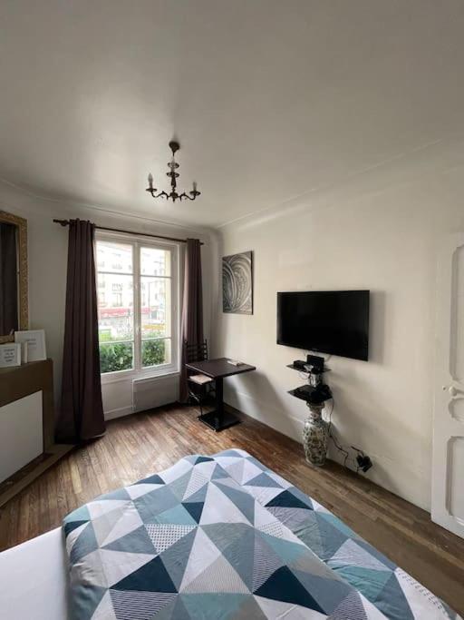 Paris Champs Elysees Direct!metro 13/asnieres/seine Apartment *
