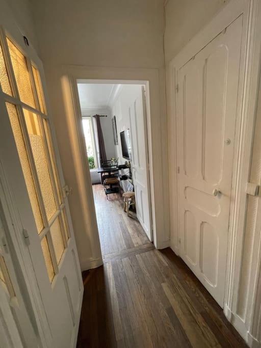 Apartment Paris Champs Elysees Direct!metro 13/asnieres/seine